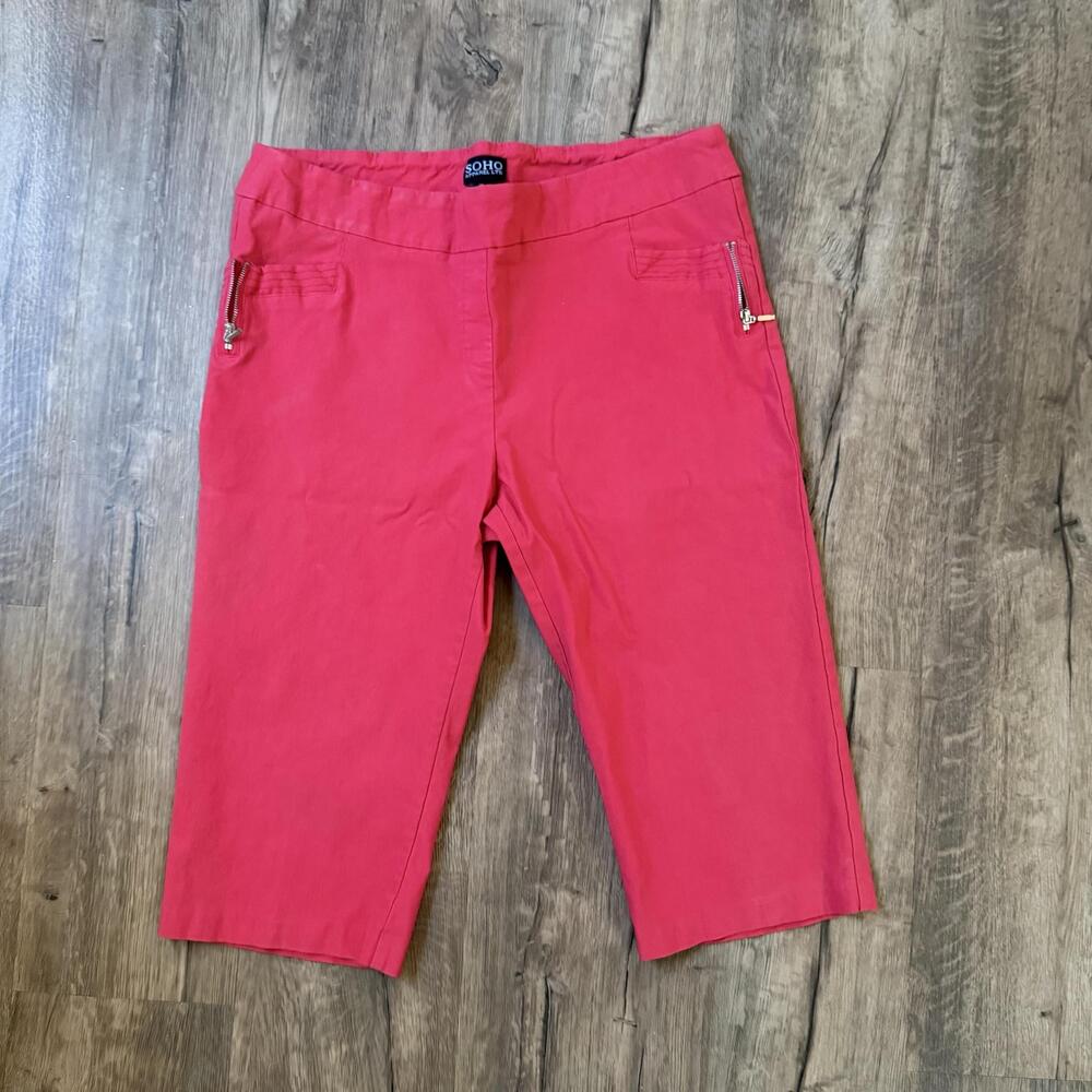 SOHO Apparel Ltd Bermuda Shorts Womens XL Red Pull On Stretch Zip Pockets Casual